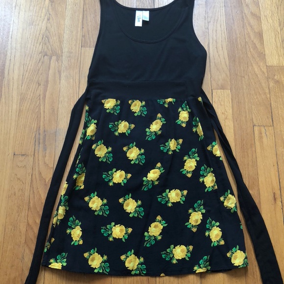 Dress - Picture 2 of 4